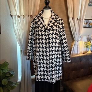 Houndstooth Peacoat, heavy, fully lined, like new!
